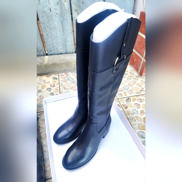 Women\'s Black Knee-High Boots